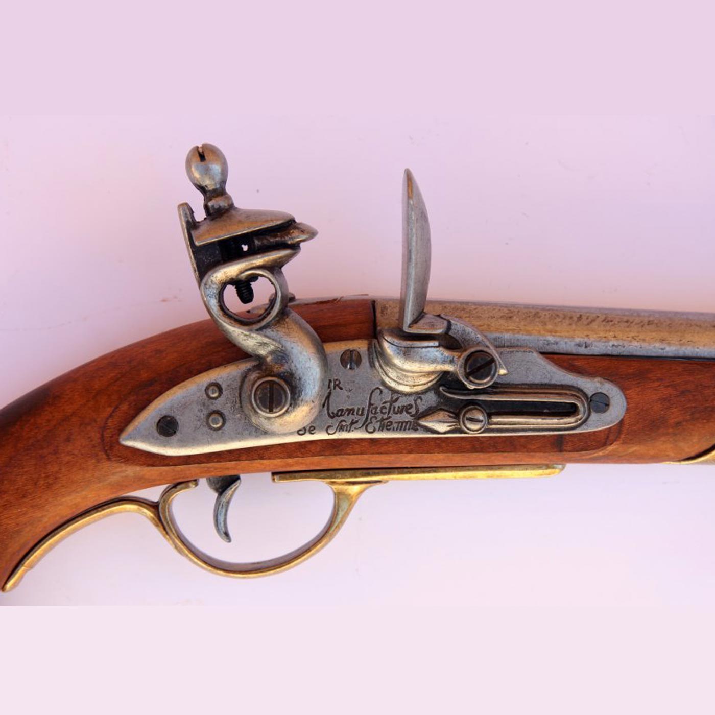 Pistola-de-caballeria,-Francia-1806.-Ref.-1011.-DENIX.-(2)