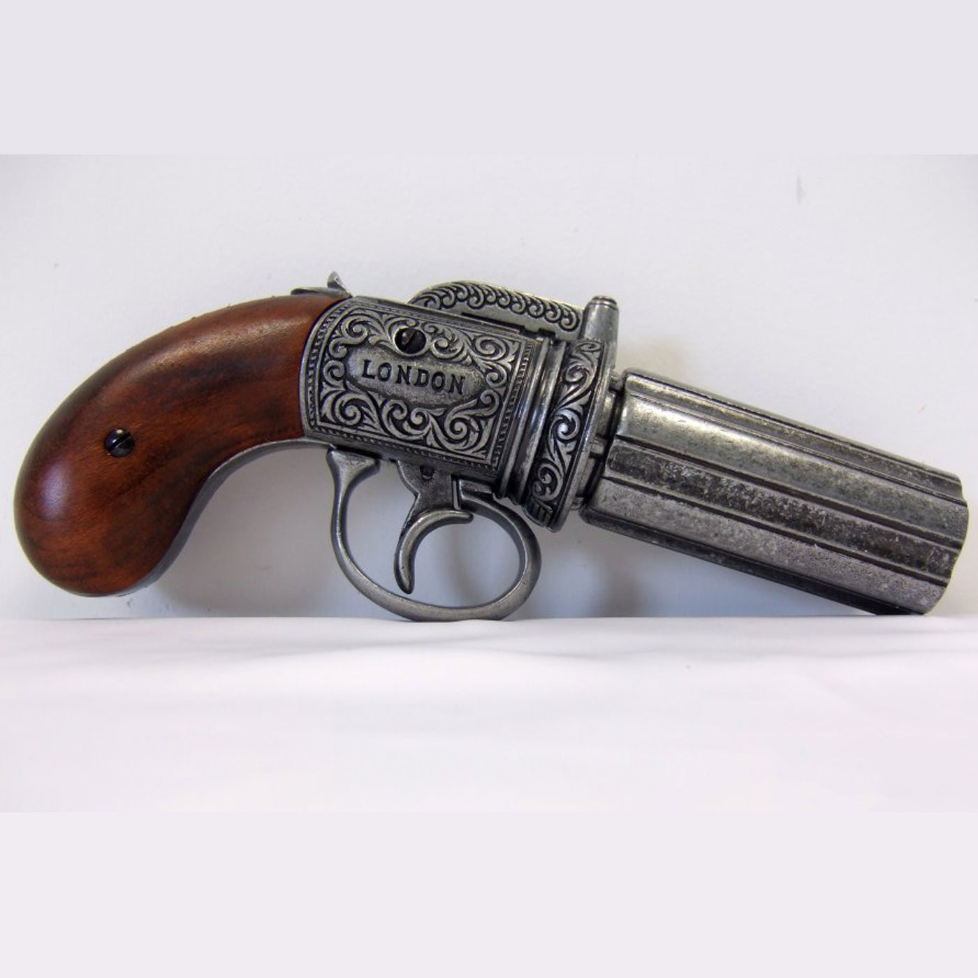 Revolver-pimentero-de-6-canones,-Inglaterra-1840.-Ref.1071.-DENIX.--(2)