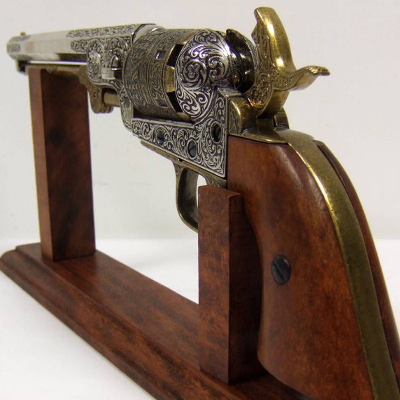 Revolver-Navy-de-la-Guerra-de-Secesion,-USA-1851.-Ref.-1040-l.-DENIX-(5)