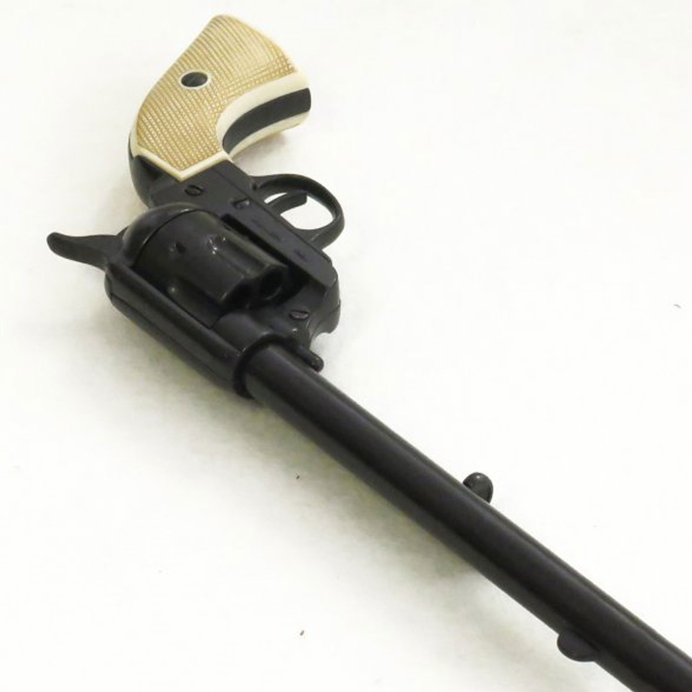 Revolver-cal.-45-Peacemaker-7½,-USA-1873.-Ref.-1109-L.-DENIX-(1)